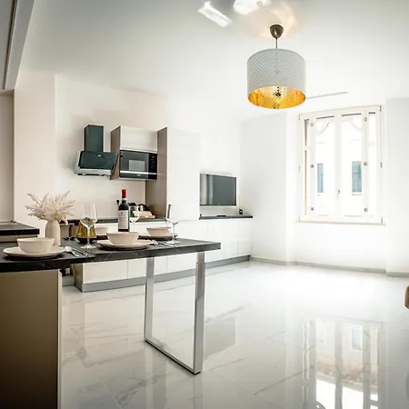 Mantovani Apartament-in The Heart Of Daire *
