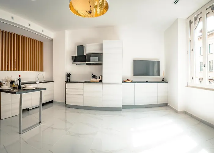 Mantovani Apartament-in The Heart Of